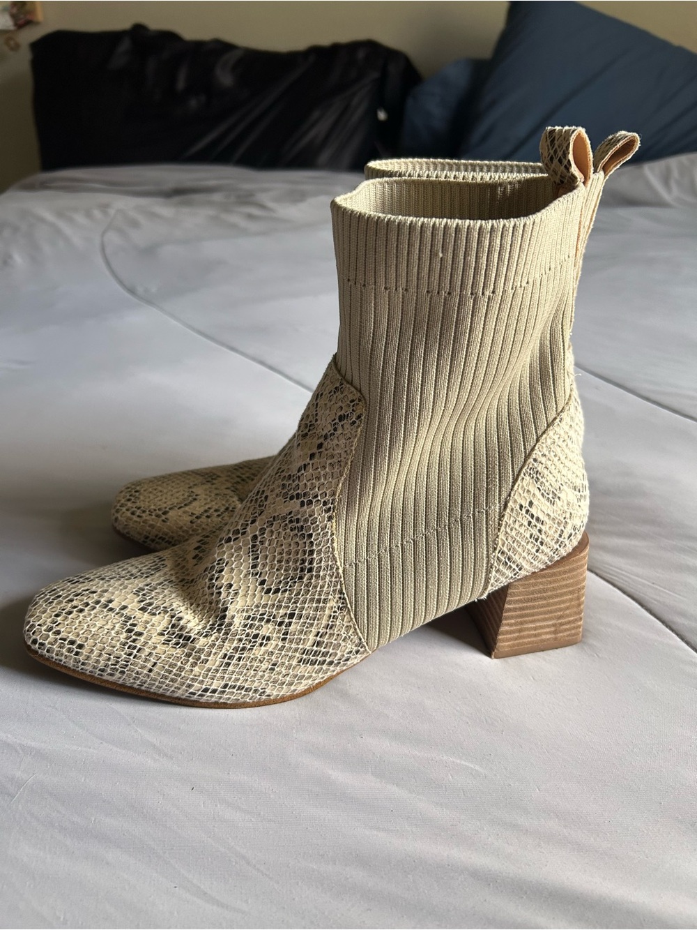 Oasis Society Snake Booties - Picture 3 of 4